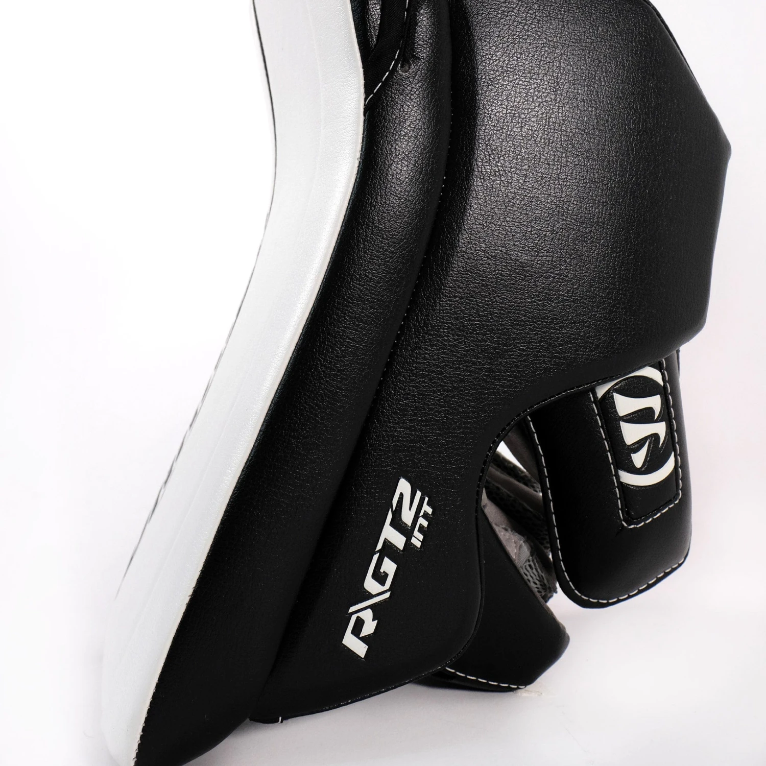 Warrior Ritual GT2 Classic Intermediate Goalie Blocker 13 Warrior Ritual GT2 Classic Intermediate Goalie Blocker - Image 11