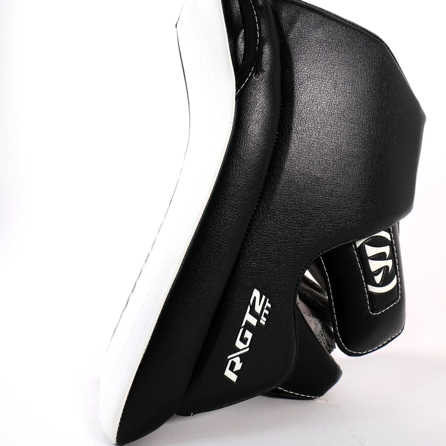 Warrior Ritual GT2 Classic Senior Goalie Blocker 7 Warrior Ritual GT2 Classic Senior Goalie Blocker - Image 5