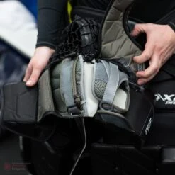 Warrior Ritual GT2 Pro Senior Goalie Catcher 35 Warrior Ritual GT2 Pro Senior Goalie Catcher -Warrior warrior catchers warrior ritual gt2 pro senior goalie catcher 5024687423554