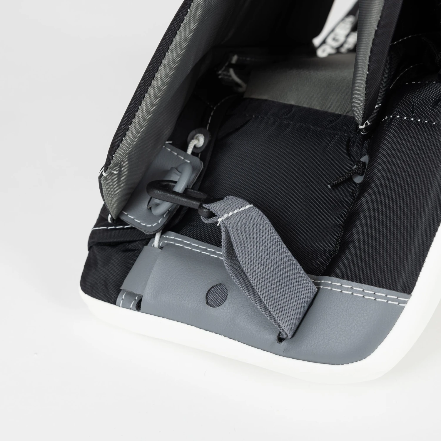 Warrior Ritual G6 E+ Youth Goalie Leg Pads 11 Warrior Ritual G6 E+ Youth Goalie Leg Pads - Image 9